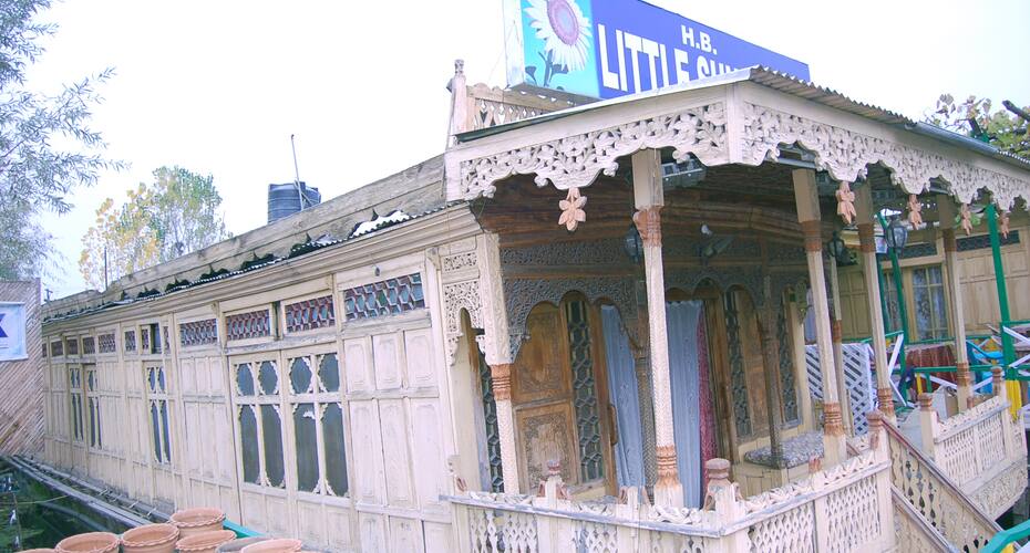 Little Sunflower Houseboat, Srinagar 3